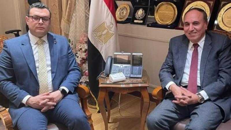 وزير الإسكان يستقبل عبد المحسن سلامة ويوافق على تخصيص وحدات سكنية وأراضٍ للصحفيين