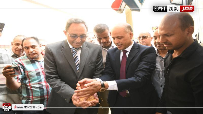 محافظ قنا