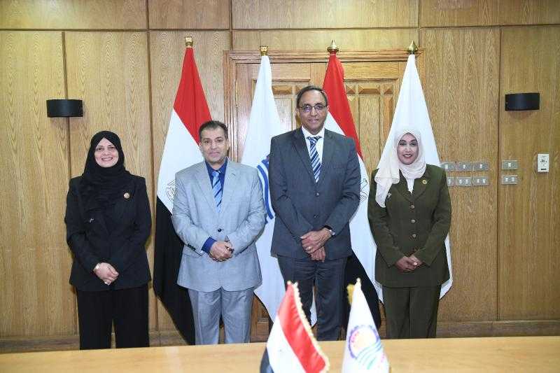 محافظ قنا ورئيس جامعة جنوب الوادي يوقعان بروتوكول تعاون لتعزيز الأنشطة الثقافية والعلمية بمكتبه مصر العامة