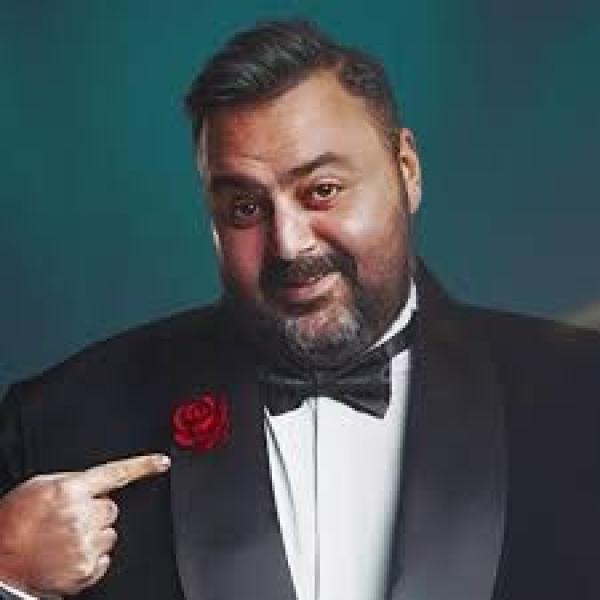 شيكو روائي لأول مرة في السينما مع محمد إمام في ”صقر وكناريا”