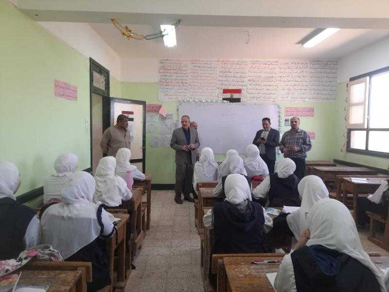 وكيل وزارة التعليم بأسيوط يتفقد مدارس إدارة الغنايم التعليمية