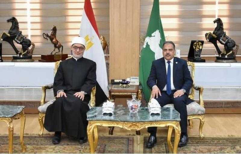 لبحث سُبل التعاون المشترك محافظ الشرقية يستقبل مفتي الجمهورية بمكتبه بالديوان العام