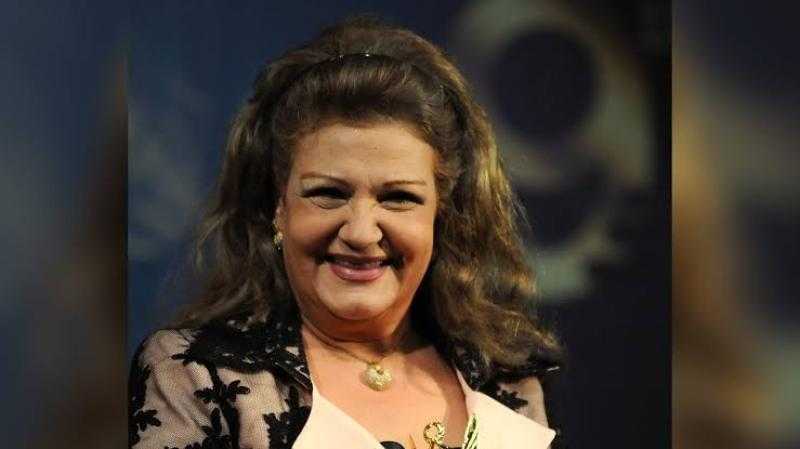 ميمي جمال تقترب من إنهاء تصوير أحدث أعمالها السينمائية ”مؤلف ومخرج وحرامي”