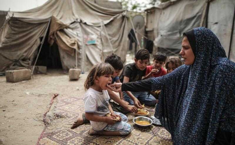 ألمانيا وفرنسا وبريطانيا تدعو لإدخال المساعدات لغزة دون عائق