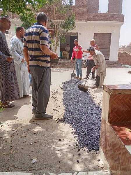 ادارة الطرق تنفذ ٣ مطبات صناعية بالزينيه بحرى بالأقصر