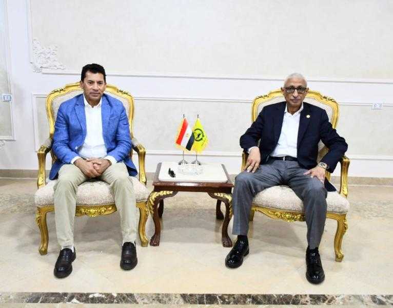 وزير الشباب والرياضة يصل محافظة شمال سيناء لحضور افتتاح أولمبياد المحافظات الحدودية