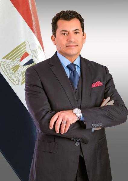 وزير الرياضة يهنئ المستشار محمد مصطفى لتعيينه نائبًا لرئيس الاتحاد الأفريقي للتايكوندو