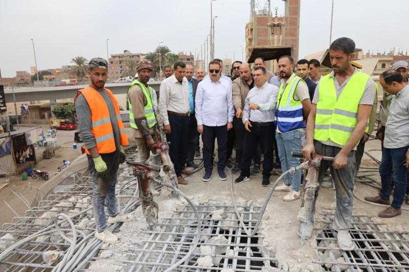 محافظ المنوفية يتفقد أعمال رفع كفاءة كوبري الباجور العلوي وتطوير وتشجير مدخل الباجور البحري