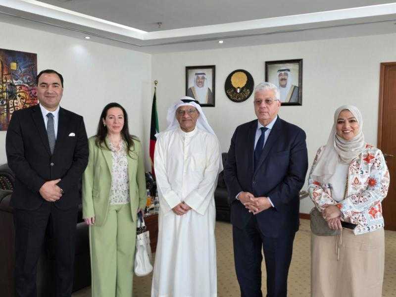 الدكتور أيمن عاشور يلتقي نظيره الكويتي لتعزيز التعاون في التعليم العالي والبحث العلمي