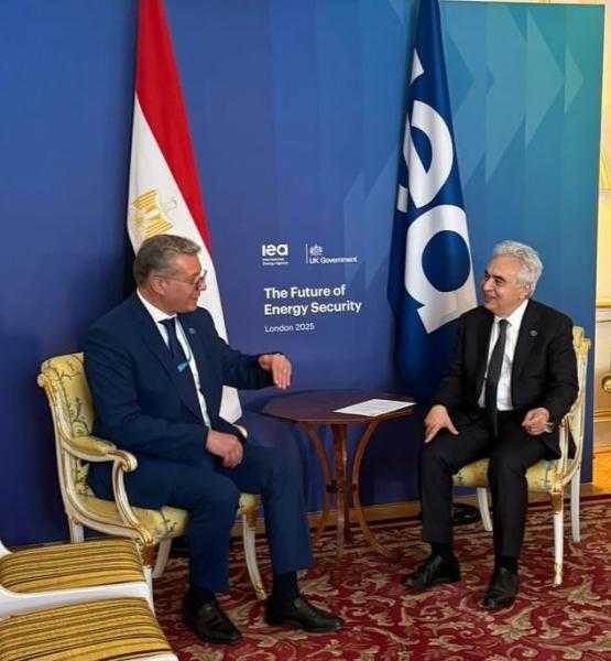 وزير البترول يعقد اجتماعاً مع المدير التنفيذي لوكالة الطاقة الدولية