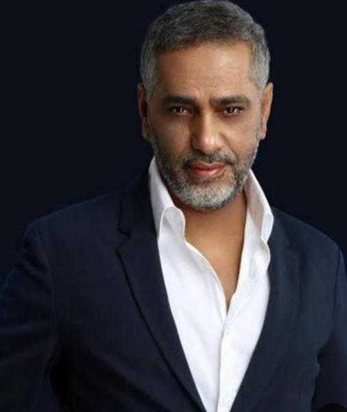 نقيب الفنانين السوريين يعلق على منح فضل شاكر عضوية النقابة