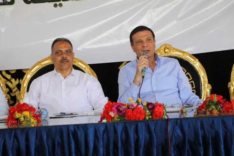 وزير الزراعة يوجه بخفض تكاليف معدات الحصاد لمزارعي القمح