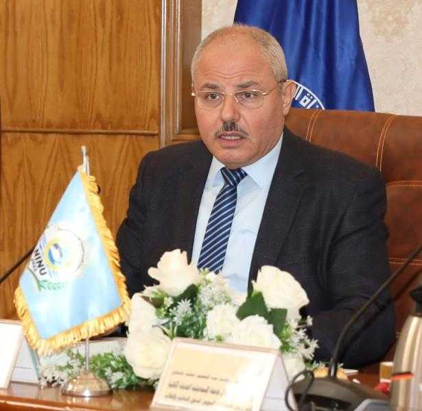 اعتماد نتائج الفصل الدراسي الأول لطلاب الفرقة الأولى بكلية الطب بجامعة الإسماعيلية الجديدة الأهلية