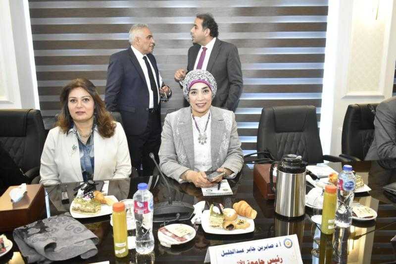 رئيس جامعة الأقصر تشارك في الاجتماع الدورى للمجلس الأعلى للجامعات بجامعة الغردقة