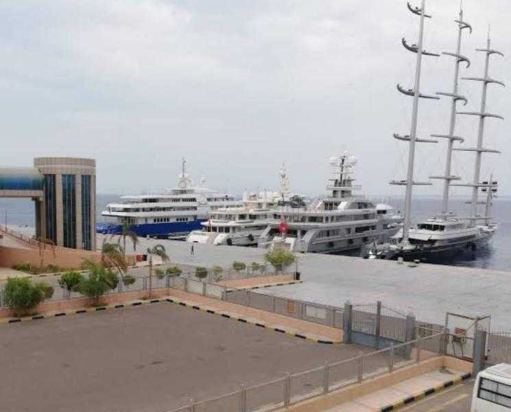 إعادة فتح ميناء الغردقة البحرى وانتظام الحركة الملاحية بموانئ البحر الأحمر