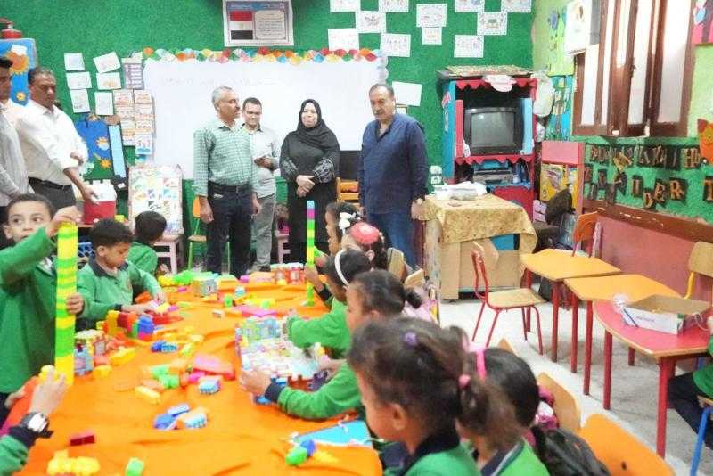 محافظ أسيوط يتفقد مدرسة طارق بن زياد الإبتدائية المشتركة لمتابعة سير العملية التعليمية