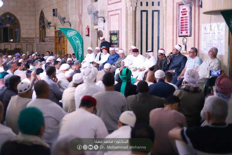 شاهد.. البيت المحمدى للتصوف يحتفل بذكرى انتقال الإمام أبو الحسن الشاذلى فى حميثرة بمرسى علم