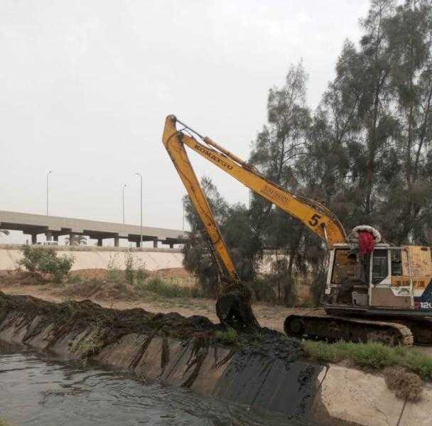 محافظ أسيوط: استمرار أعمال تطهير الترع والمصارف بالمراكز والقرى لضمان وصول المياه وتحقيق أقصى استفادة للمزارعين