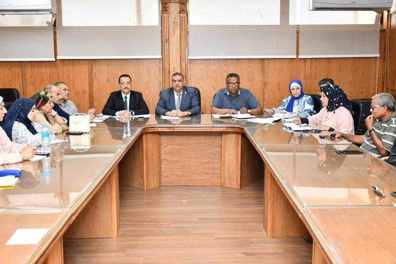 مجلس أمناء كليات جامعة قناة السويس يبحث الاستعدادات النهائية للامتحانات