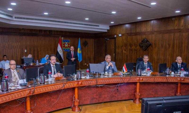 رئيس جامعة طنطا يكلف عمداء الكليات بتوجيه مشروعات التخرج لخدمة الأهداف التنموية على المستويين المحلي والقومي