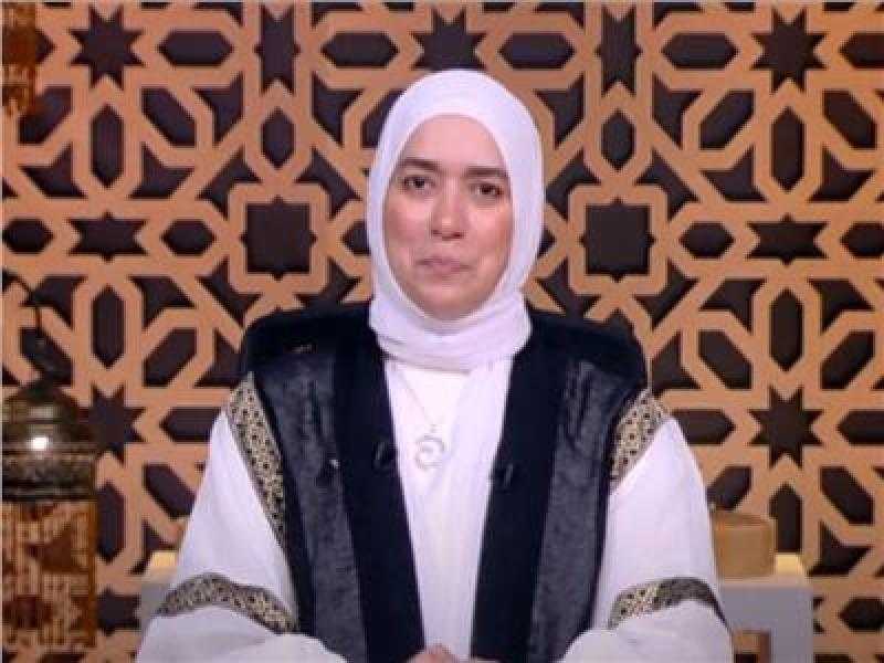 هل يجوز إعطاء الزكاة للمتسولين في الشوارع؟.. دينا أبو الخير توضح