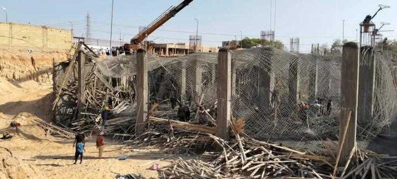مصرع شخصين وإصابة آخرين إثر انهيار سقف مصنع في العبور