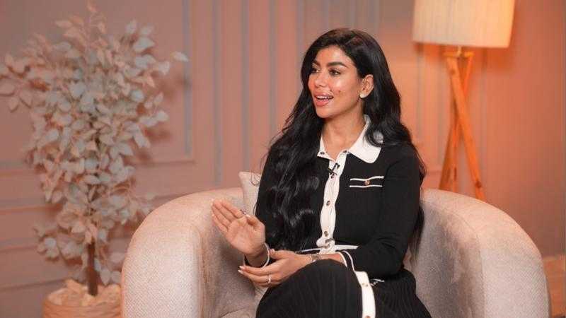 كارولين عزمي تكشف عن تجربة حب مؤلمة غيرت حياتها: ”كنت تائهة ووزني زاد بشكل مرعب”