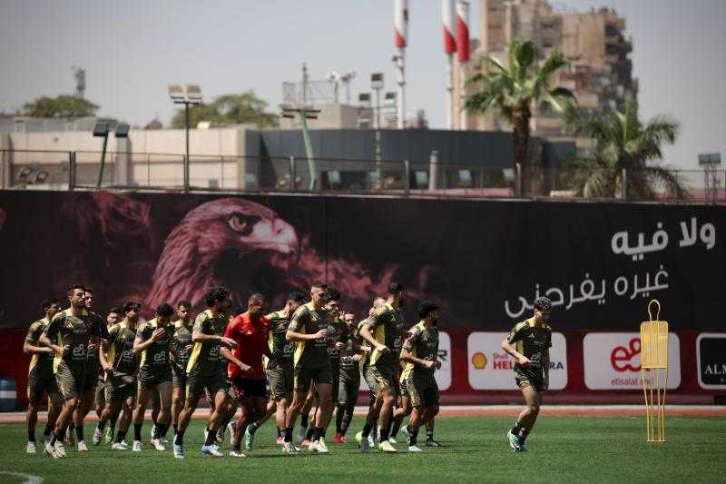 الأهلي يواصل تدريباته استعدادًا لموقعة بتروجت في الدوري