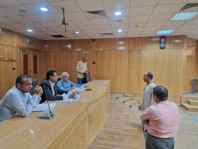 سكرتير عام محافظة الأقصر يعقد لقاء اليوم المفتوح مع المواطنين