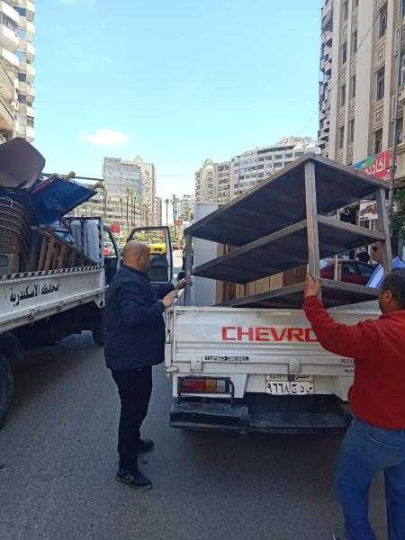 محافظ الإسكندرية : غلق 64 منشآة وتحرير 584 محضرًا متنوعًا و 174 إنذار والتحفظ على 5251 حالة إشغال و604 ألف جنيه غرامات فورية خلال أسبوع