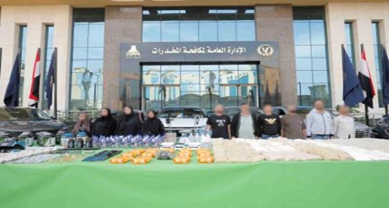 المتهمون والمضبوطات 