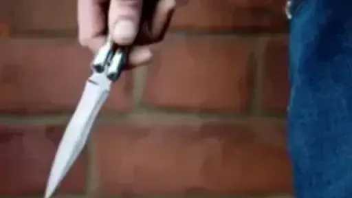 ضبط متهمين بالتعدى على شاب بسلاح أبيض فى... ضبط متهمين بالتعدى على شاب بسلاح أبيض فى بنى سويف