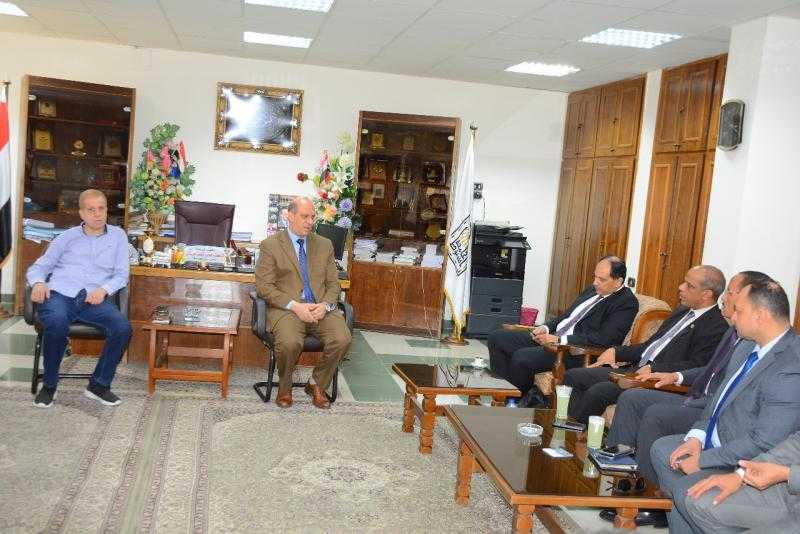 جامعة أسيوط تستقبل وفدًا من وزارة المالية وشركة ”E-Finance” لمتابعة تطوير النظام المالي والتحول الرقمي بالجامعة ومستشفياتها