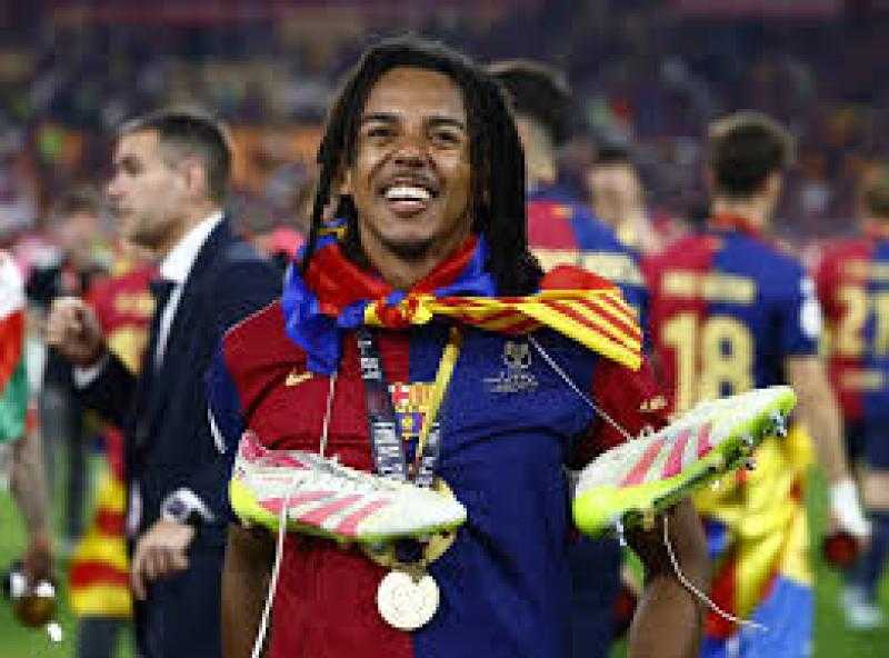 برشلونة يكشف طبيعة إصابة جول كوندي ومدة غيابه