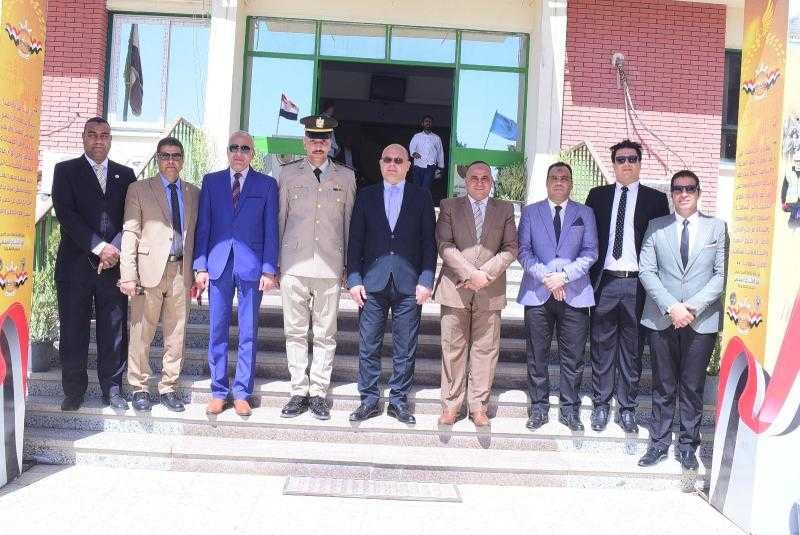 رئيس جامعة سوهاج يترأس مناقشة رسالة ماجستير حول تدريبات القوة الوظيفية وتأثيرها على رفع الأثقال بالمؤسسة العسكرية