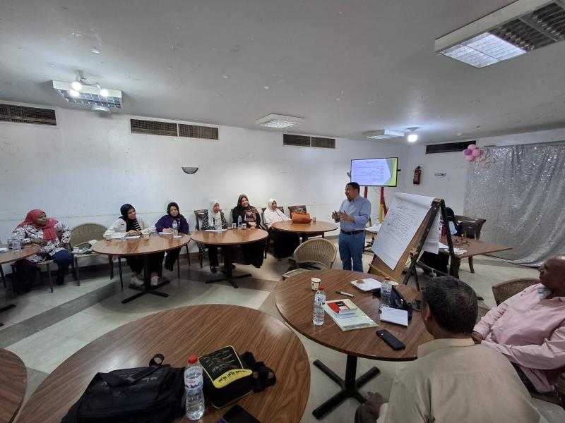 تنفيذ تدريب دليل السياسات واللوائح الداخلية للجمعيات الأهلية بالأقصر