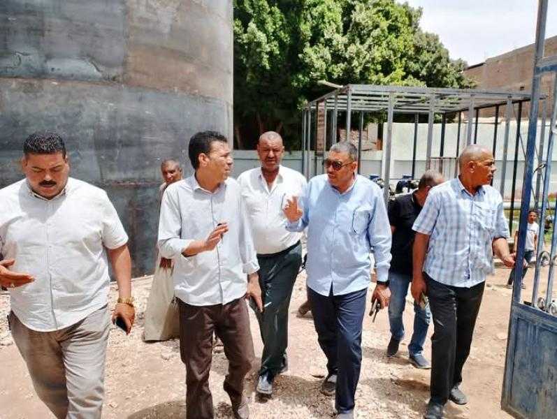 رئيس مركز البدارى بأسيوط يتابع الأعمال بمحطة مياه النواورة