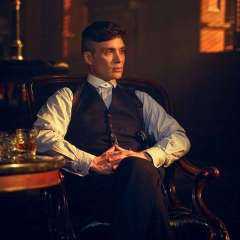 عودة توماس شيلبي من بين الرماد: موسم سابع مفاجئ لـPeaky Blinders في خمسينيات بريطانيا