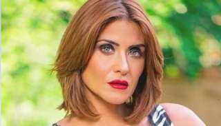 هيدي كرم تخطف الأنظار في أحدث ظهور