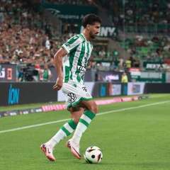 عاجل | محمد علي بن رمضان يوقع على عقود انتقال للأهلي
