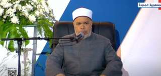 السيسي يستمع لتلاوة القرآن الكريم خلال احتفالية عيد العمال