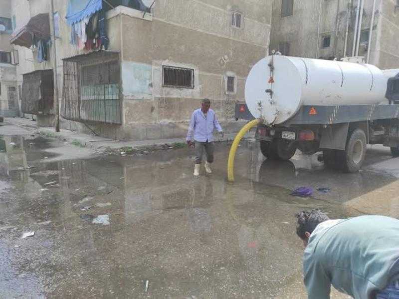 جهود مكثفة لسحب مياه الصرف الصحي بمنطقة بلال بن رباح بحي الزهور ببورسعيد