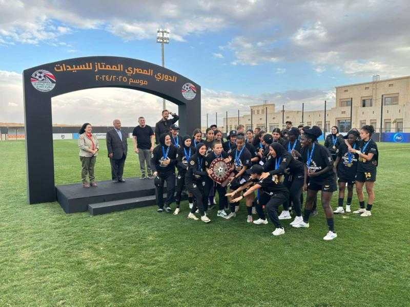 مشاهد كرنفالية تتوّج مسار بدرع الدوري وسط احتفالات صاخبة في قلب الملعب