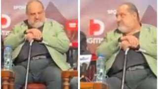 ظهور خالد الصاوي بعكاز في ندوة فيلم ”ليه تعيشها لوحدك”