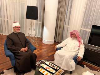 مفتي الجمهورية ورئيس مجمع الفقه الإسلامي الدولي يؤكدان في الدوحة ضرورة إصدار ميثاق شرف لضبط العمل الإفتائي