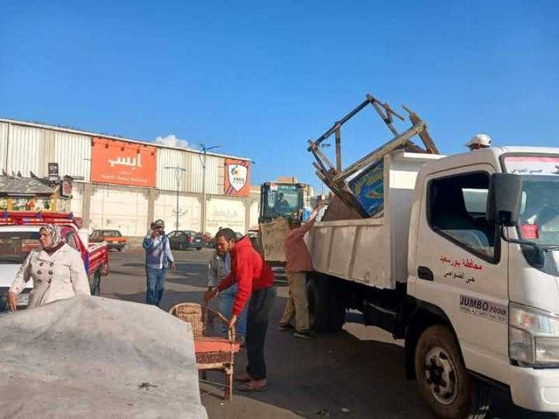 حي الضواحي بمحافظة بورسعيد يواصل حملاته المكثفة لإزالة الإشغالات وفرض الانضباط بالشوارع والميادين