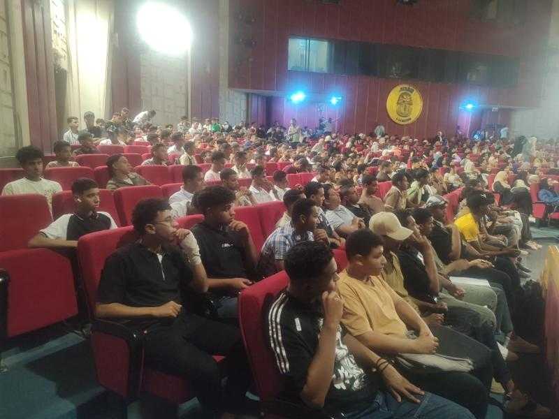 بحضور أكثر من ١٠٠٠ طالب وطالبة.. إستمرار محاضرات المراجعة النهائية المجانية لطلاب الثانوية العامة بالأقصر