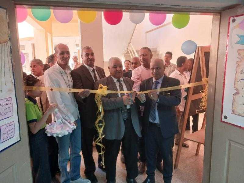 وكيل تعليم الأقصر يتفقد عدد من المدارس..ويفتتح معرض الصحافة