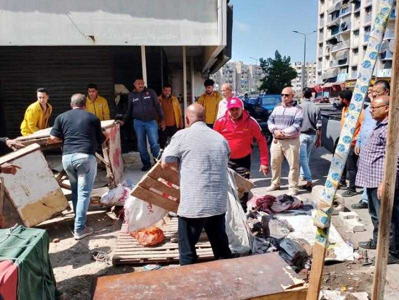 حي المناخ ببورسعيد يواصل تنفيذ خطته لإعادة الانضباط بالشارع