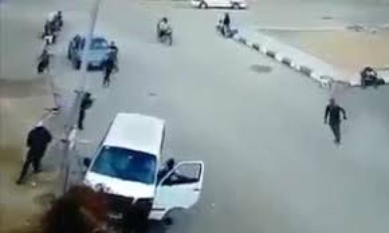 ميكروباص تدهس فتاة وصديقتها 